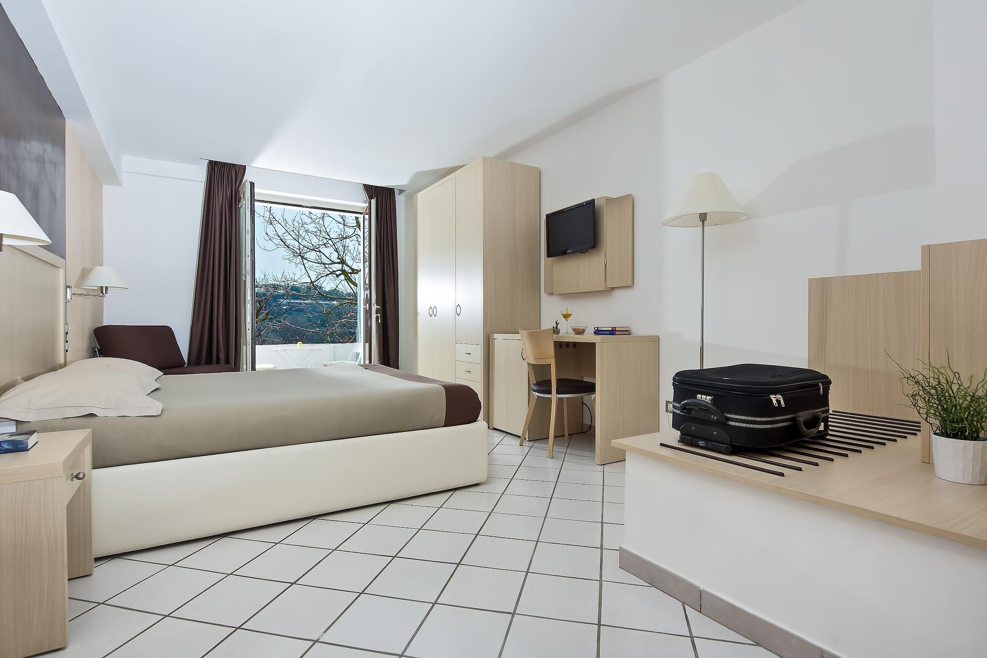 De Maria House 4* SantʼAgata sui Due Golfi